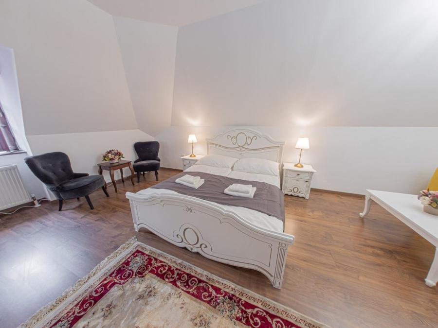 Hotel Salamander - Garni Банска-Штьявница Экстерьер фото
