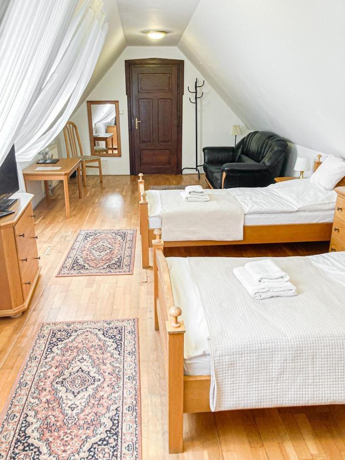 Hotel Salamander - Garni Банска-Штьявница Экстерьер фото